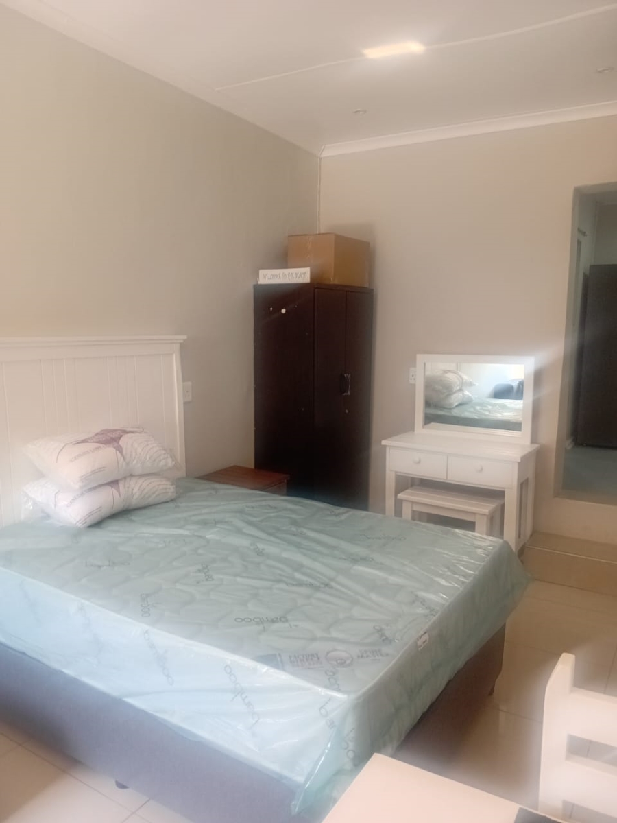 To Let 1 Bedroom Property for Rent in Humewood Eastern Cape